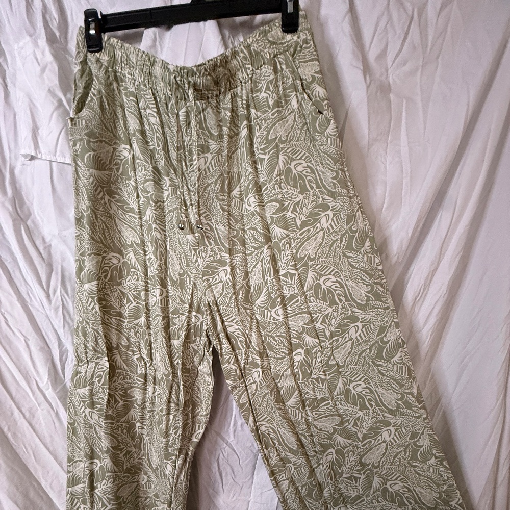 flowy olive green paisley beach pants 1X - Picture 3 of 4